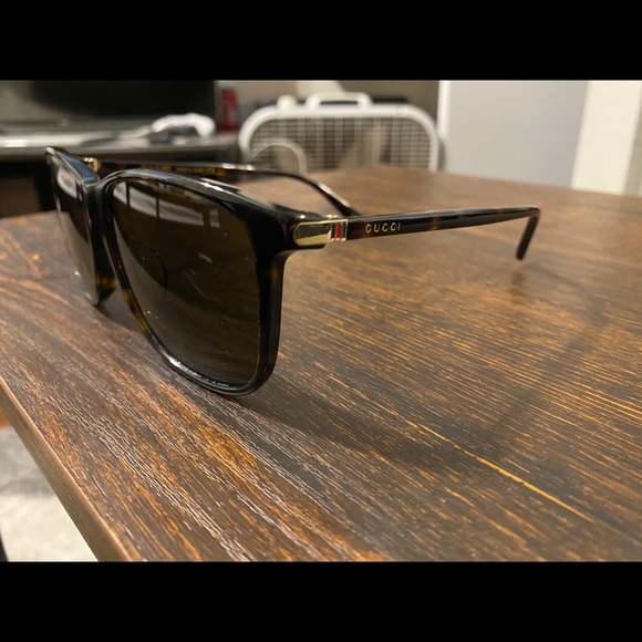 Gucci sun glaasses - Picture 5 of 14